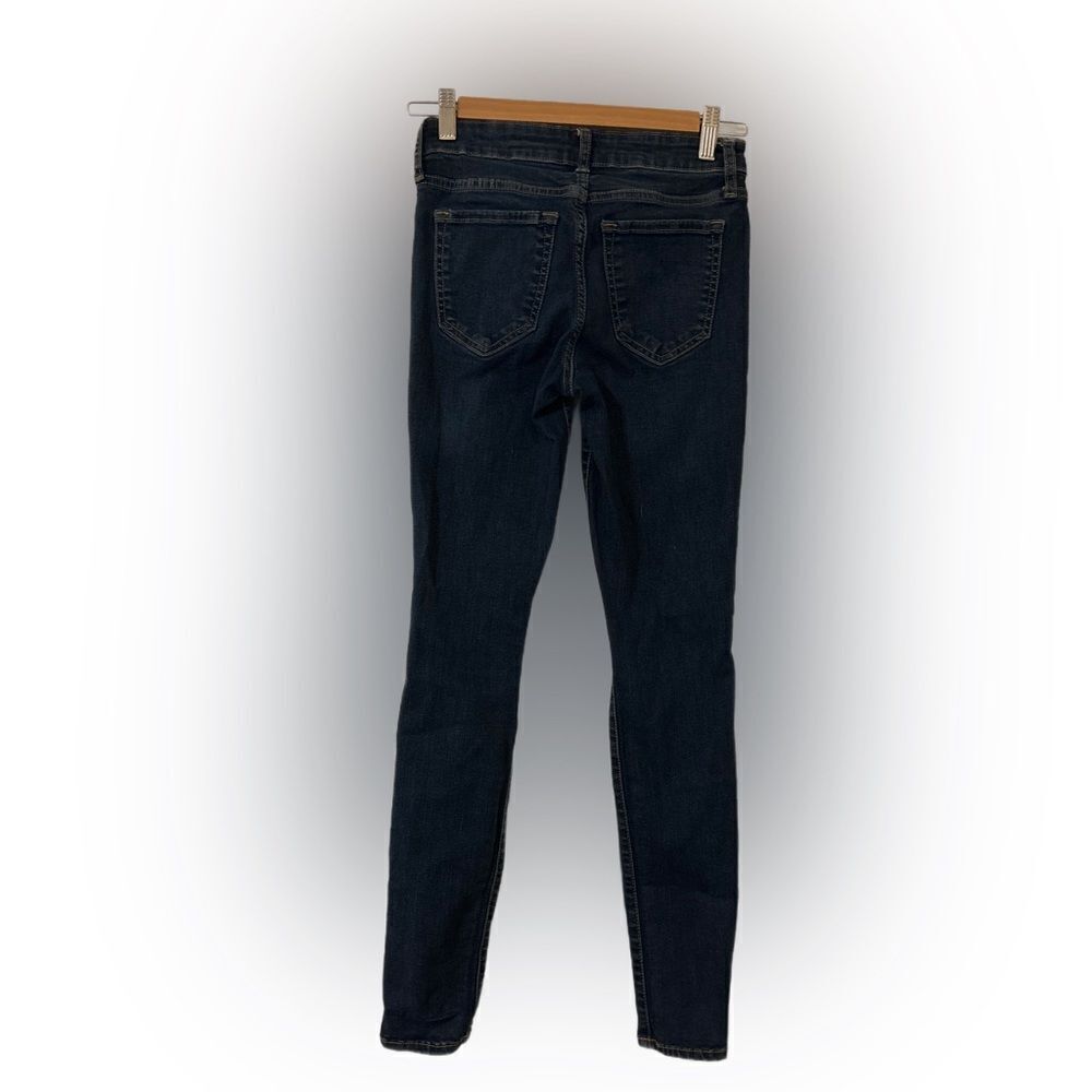 GAP Destructed Skinny Jeans - Picture 2 of 3